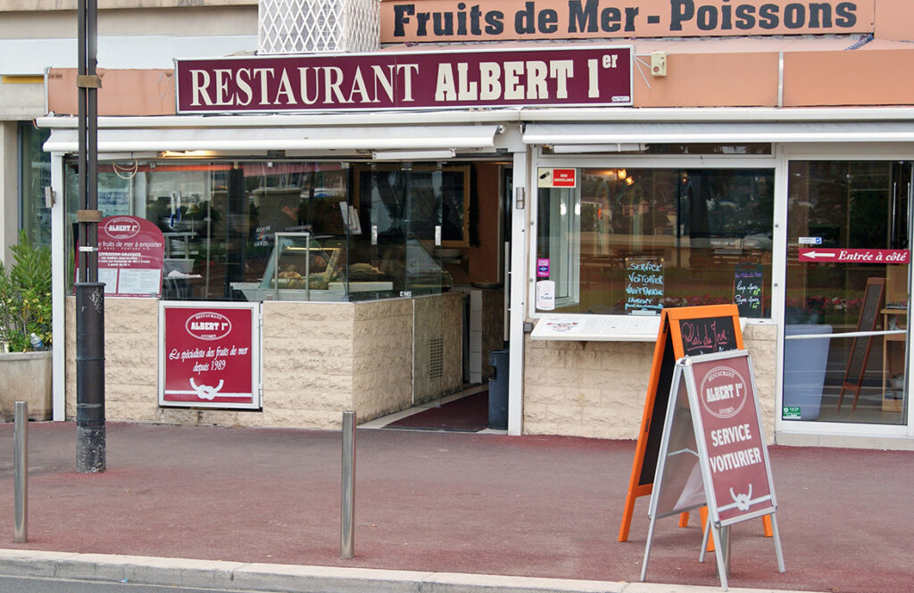 Le restaurant Albert 1er à Antibes, poissons et fruits de mer, fin des années 90.